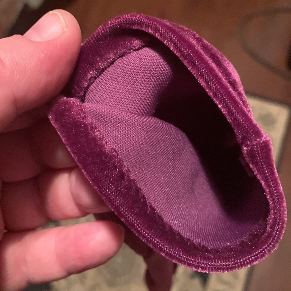 Ladies Purple Velvet Gloves - Picture 5 of 5